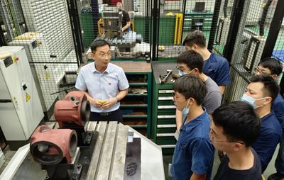 以智能化提供保障支撐 一家煙機企業(yè)如何助力上海智慧工廠建設(shè)的技術(shù)實踐與推廣